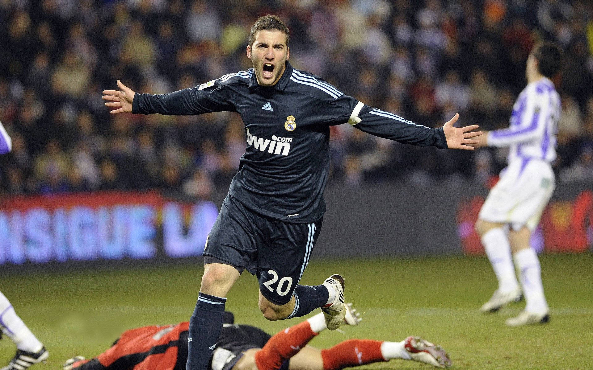 中国足球国家队备战世界杯预选赛全面展开，中国足球队 世界杯预选赛